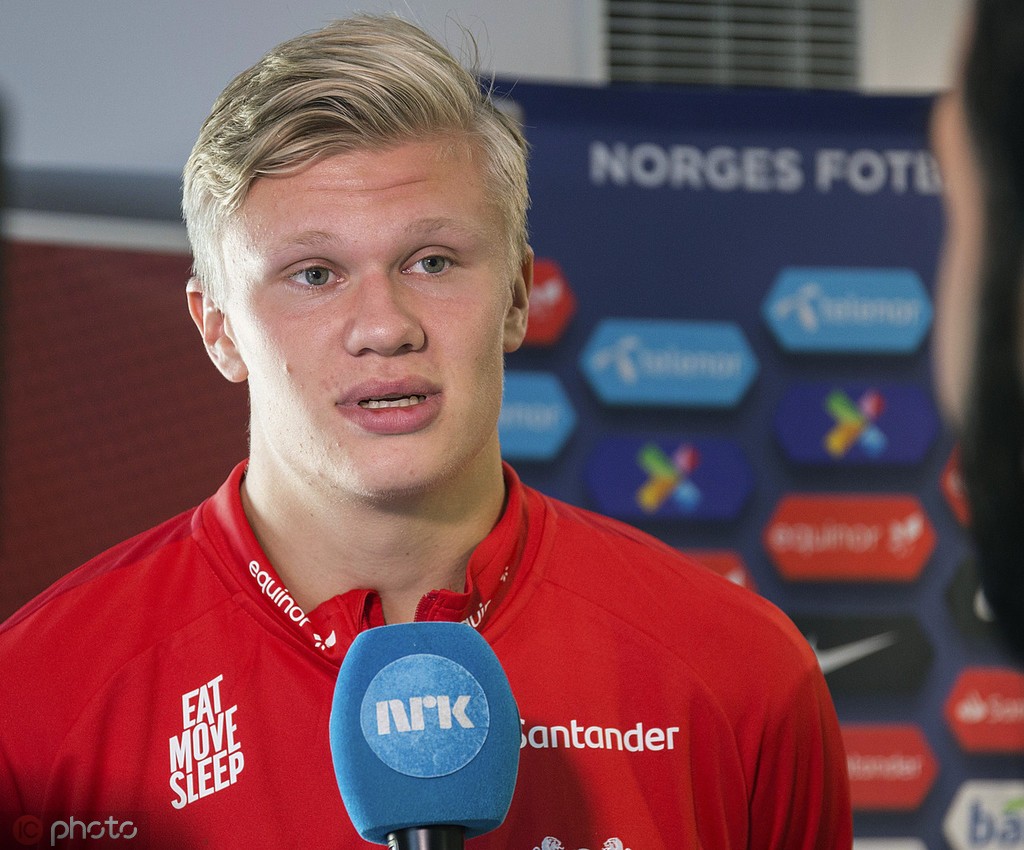 记者：维尼修斯女友在美国涉嫌欠税，可能无法陪他参加世界杯