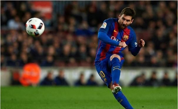 约克：理解有球迷对曼联建新球场不满，但现实是时代会变化